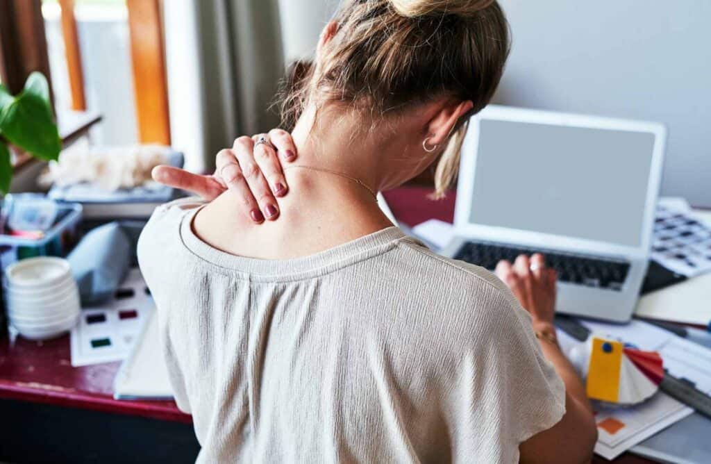 Opioids are used to treat chronic pain. Little by little, patients become addicted to the substance and need more and more to feel comfortable.